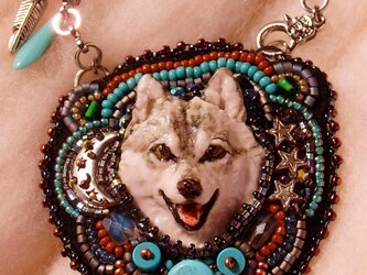 Wolf　ビーズ刺繍チャームの画像