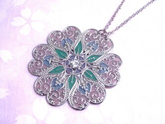 岩絵の具のネックレス・花（ピンク）の画像