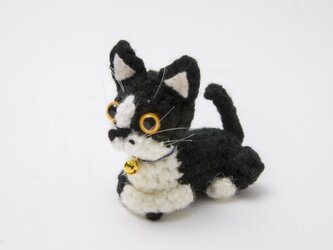 猫あみぐるみ（白黒）（毛糸のぬいぐるみ）の画像