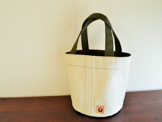 baketsu　キナリ×カーキの画像
