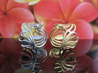 Shell Flower Ring  貝とリリーがモチーフの指を柔らく包み込むリングの画像
