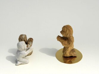 祈る子（立ち膝）The child who prays (knees)の画像