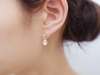 【チタンポスト】 シンプルなしずくクリスタルのピアス<p_26>の画像
