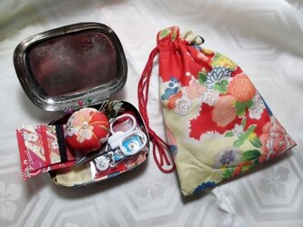 和のお裁縫箱＊レトロ赤花　小判の画像