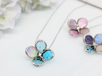 ステンドグラス製ネックレス【アジサイの花一輪】ブルーの画像