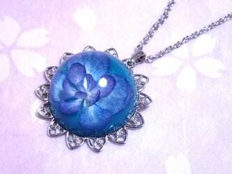 紫陽花のドーム型ネックレス【一輪】の画像