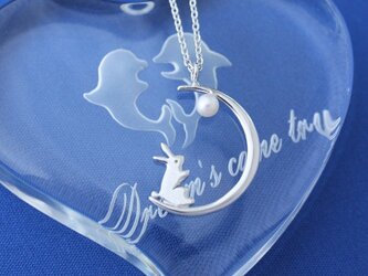 SALE！月うさぎ　淡水パール　シルバーペンダントの画像