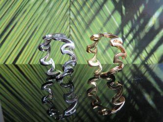 Wave Crown Ring 波モチーフが指を１周して王冠にの画像
