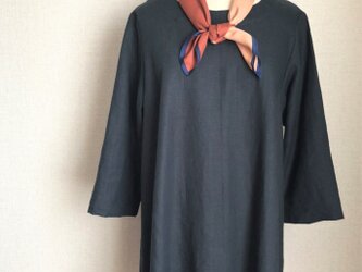 リネン　後ろボタン　Ａラインチュニックワンピースの画像