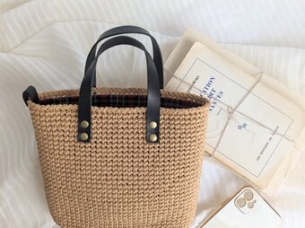 コットンラフィアとチェック（レッド）の楕円底バッグ　の画像