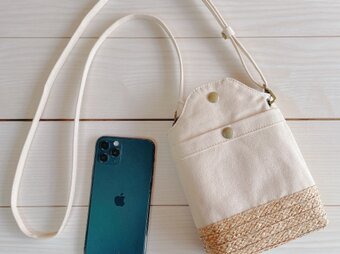倉敷帆布　 かごバッグ　　スマホポシェット　スマホショルダー　春夏　軽量　帽子ブレード　（キナリ×ナチュラル）の画像