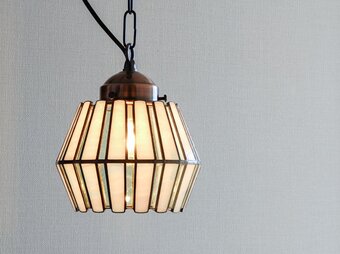 シンプルにキメる＊ころん　E17ステンドグラスのペンダントライトの画像
