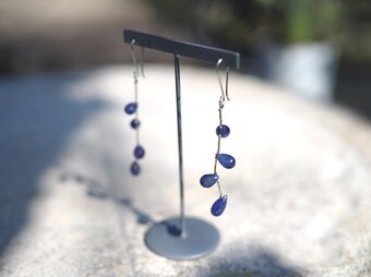 - Tanzanite - 4 drop pierce