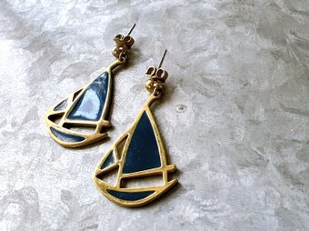 PA327-【 AVON 】エイボン・ヴィンテージピアス 1989 "Ship Ahoy" Gold Tone Blueの画像
