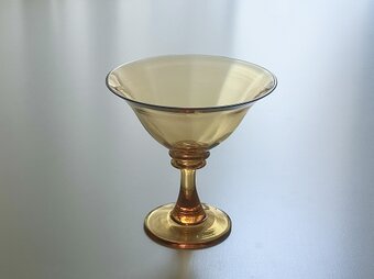 【Karhula-iittala】琥珀色のカクテルグラス  Litva 8198（A）の画像
