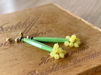 【pebble Ammi】 Vintage beads × 天然石　ロングピアス14kgf　Buds