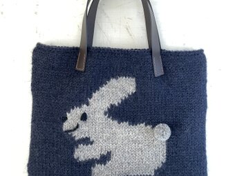 ニットバッグ　うさぎ　（紺）の画像