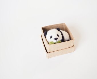 Sleepy Sheepのプロフィール | iichi ハンドメイド・クラフト作品・手 早く買お 【SLEEPY SHEEP】フェルトのくま【basic ver.】 キャラクターグッズ