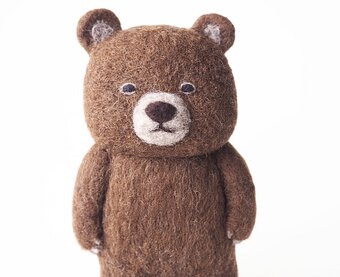 Sleepy Sheepのプロフィール | iichi ハンドメイド・クラフト作品・手 早く買お 【SLEEPY SHEEP】フェルトのくま【basic ver.】 キャラクターグッズ