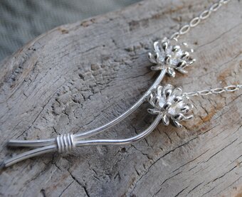 カモミーユ&枝の葉