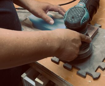 木とレジンで奏でる小さな工房屋