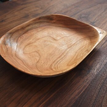 ブラックチェリー木皿の画像