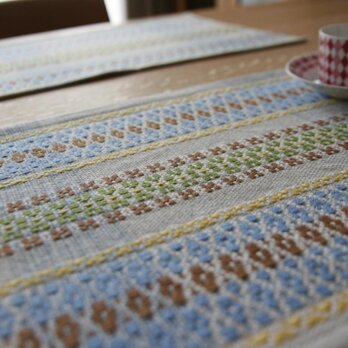 北欧手織りのランチョンマット（ローゼンゴング、ブルー系）