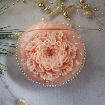 雪の結晶カードスタンド。ソープカービング