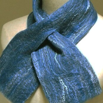 藍色とシルクの　フェルトマフラー　ミニ