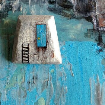 漆喰ブローチ・トマソンはしごの画像