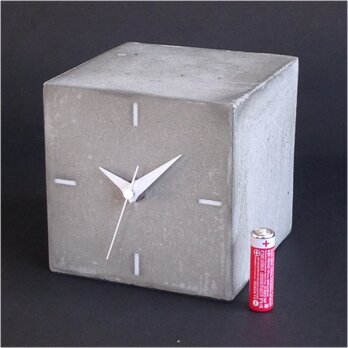 キューブ時計A-type　コンクリート製の画像