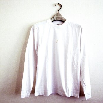 ガイコツ刺繍の白い長袖Tシャツ　の画像
