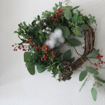 野バラの実のchristmas-wreathの画像