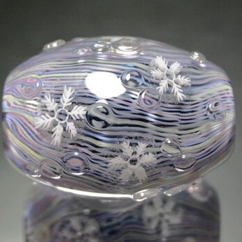 雪の結晶のとんぼ玉（ガラス玉）の画像