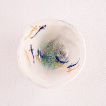陶器ぐい呑み-青メダカの下絵付けの画像