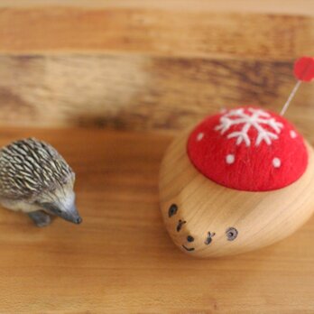 羊毛ピンクッション 【針山】はりねずみ　snow crystal　Red