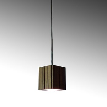 square pendant lampの画像