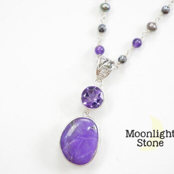 スギライトとアメジストと天然石ビーズのロングネックレス