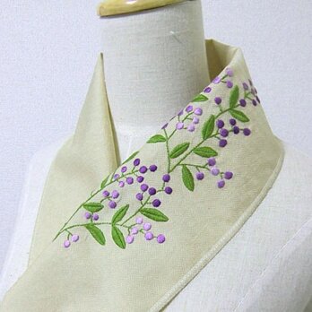 手刺繍半襟＊紫の実の画像