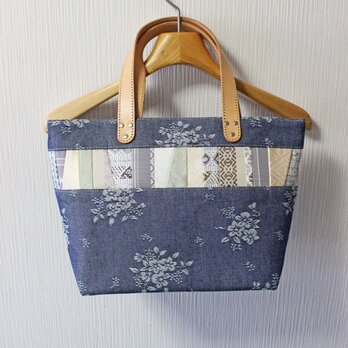 博多織×デニムトートバッグ「連」S　インディゴブルー　水色花柄×レザー（LT-39）の画像