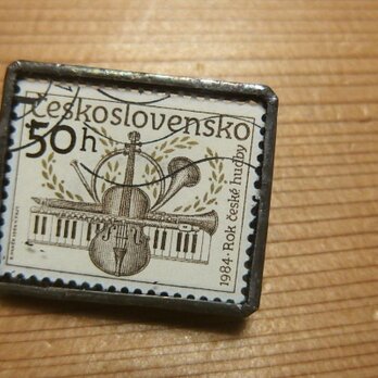 ヴィンテージ切手のブローチ - チェコスロバキア 楽器の画像