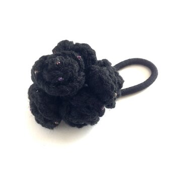 【SALE】黒いお花のヘアゴムの画像