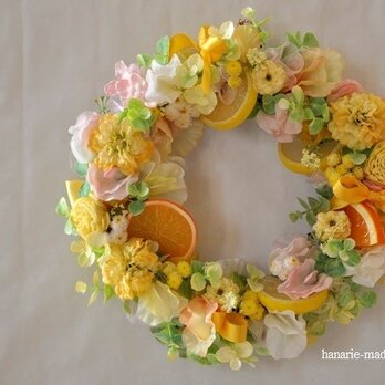order:白とピンクのお花にレモンとオレンジをそえての画像