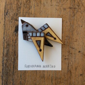 トリブローチ(№321)