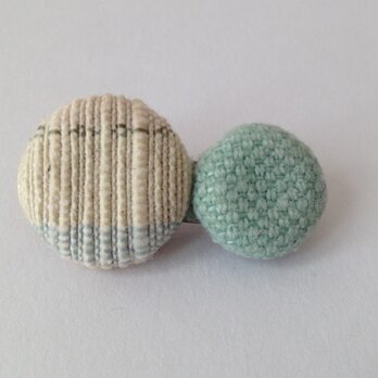 accent color ブローチ C