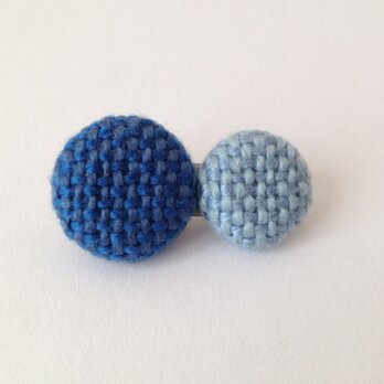 accent color ブローチ J