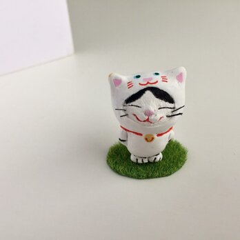 猫をかぶった猫さん（白黒）