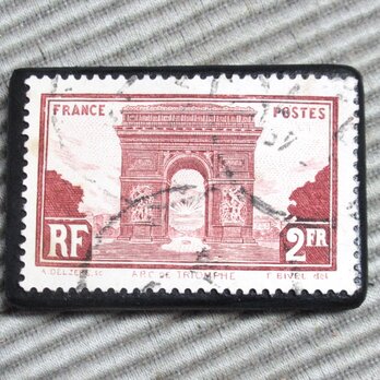 アップサイクル　フランス　凱旋門切手ブローチ2090の画像