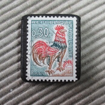 アップサイクル　フランス1962年「鶏」切手ブローチ2096の画像