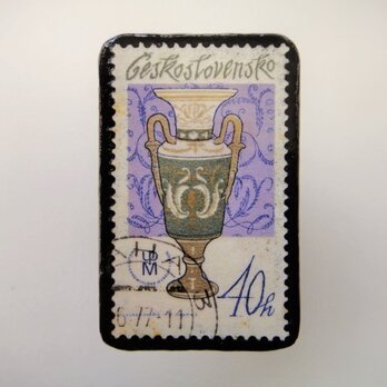 アップサイクル　チェコスロバキア　陶磁器切手ブローチ2112の画像